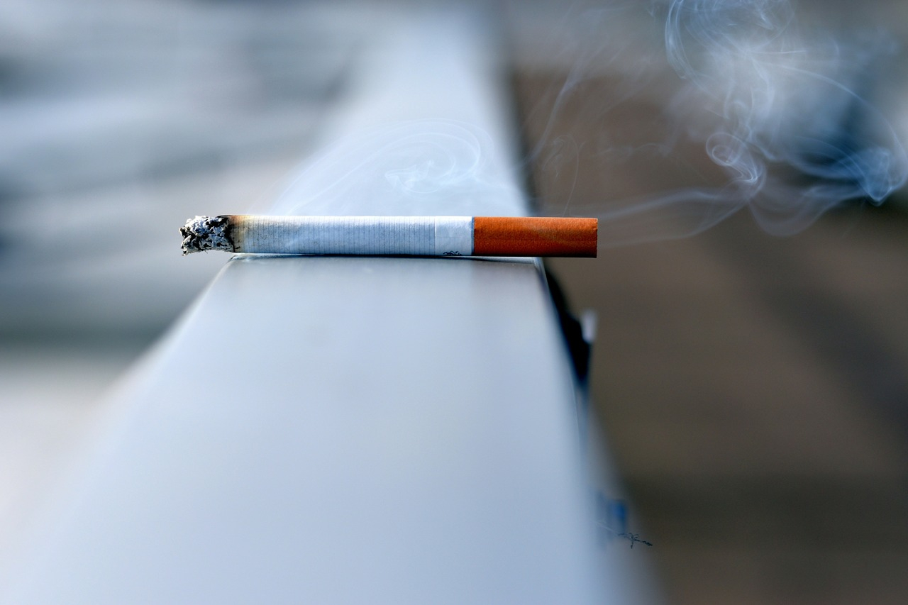 Pona poÅowa kobiet rzuca palenie podczas ciÄÅ¼y